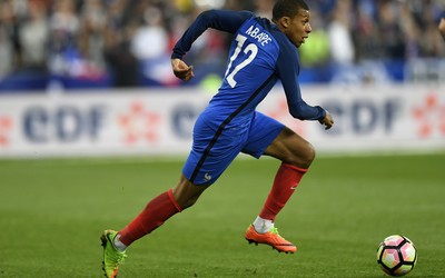 雷速电竞独家-佩德里这球感天生